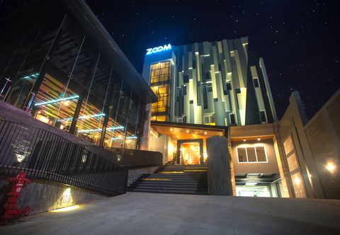 Exterior ZOOM Dharmahusada Hotel
