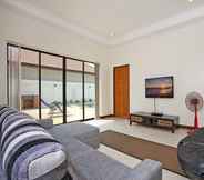 Lobby 7 Insignia Villa- 2 Bed Holiday Home with Pool near Cosy Beach Pattaya