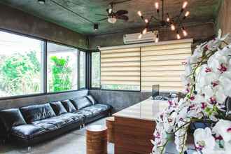 ล็อบบี้ 4 Stucco Loft Residency