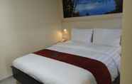 Kamar Tidur 3 The Arya Hotel