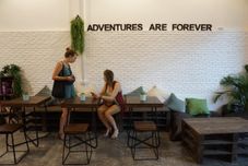 バー、カフェ、およびラウンジ Krit Hostel