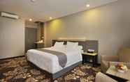 Kamar Tidur 5 Pyramid Suites Hotel Banjarmasin