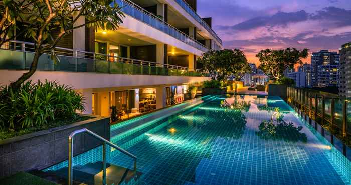 Swimming Pool Akyra Thonglor Hotel