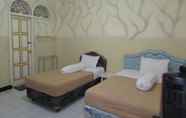 Kamar Tidur 2 Hotel Merlin Waingapu