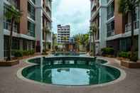 Kolam Renang icheck Inn Residence Patong