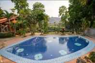 Swimming Pool Khaothone Riverview Resort