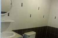 In-room Bathroom Sunisa Place