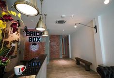 Lobby 3 Brick Box Hotel