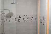 In-room Bathroom Phuong Nam Motel Bien Hoa