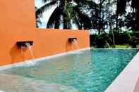 สระว่ายน้ำ Sunshine Pool Villa