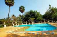 Swimming Pool Baan Golden Resort