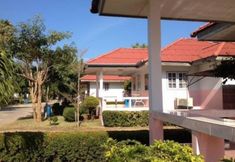 外部的 4 Baan Golden Resort