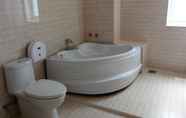 Toilet Kamar 5 Nice Life Hotel