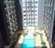 Swimming Pool 4 Hala Rooms at Jarrdin Apartment Cihampelas
