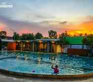 Kolam Renang 3 The Win Hotel