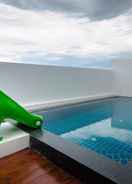 SWIMMING_POOL 