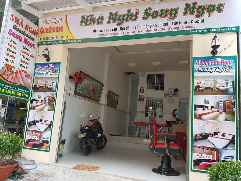 Chào mừng đến với Song Ngọc Guesthouse - nơi nghỉ dưỡng lý tưởng để tận hưởng kỳ nghỉ tuyệt vời với dịch vụ tốt nhất và không khí thân thiện, ấm cúng. Hãy khám phá hình ảnh của Song Ngọc Guesthouse để cảm nhận sự yên bình và tuyệt vời.