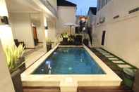 Kolam Renang Tom Guest House