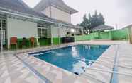 Swimming Pool 7 Villa Kota bunga 4 Kamar dengan kolam Renang