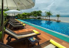 Swimming Pool 4 Islanda Hideaway Resort