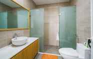 In-room Bathroom 5 Babylon Serviced Apartment - District 3