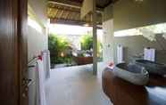 Toilet Kamar 6 Villa Mary