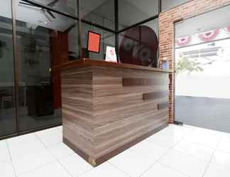 Lobby 2 Super OYO 1251 Residence 8