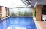 Kolam Renang 4 Twin Inn Phuket