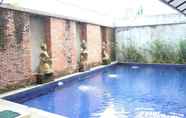 Kolam Renang 6 Twin Inn Phuket