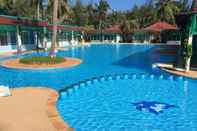 สระว่ายน้ำ Prayook Resort