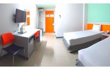 Bedroom Sakura Budget Hotel