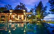 Kolam Renang 2 Villa Emerald Beach