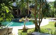 Swimming Pool 7 Dayu Hotel Kuta