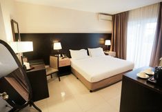 Bedroom 3 The Lake Hotel Tagaytay