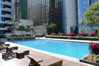 Kolam Renang CSuites at Two Central 