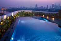 Swimming Pool Park Plaza Sukhumvit Bangkok  