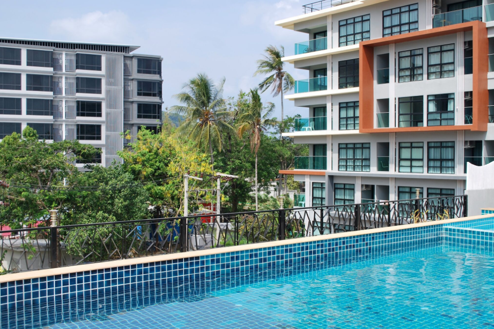 Kolam Renang The Nice Condotel by Pro-Phuket