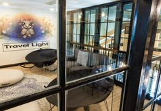 로비 2 Travel Light Hostel