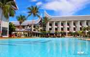 Kolam Renang 3 The Grand Beach Resort Port Dickson