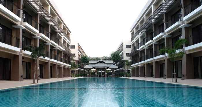 สระว่ายน้ำ Summer Tree Hotel