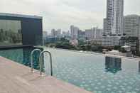 Swimming Pool The residence on Thonglor by UHG