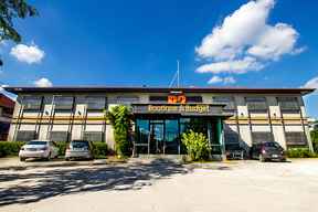 B2 Airport Boutique & Budget Hotel