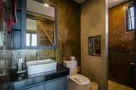 In-room Bathroom Casa Bella Phuket
