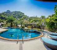 สระว่ายน้ำ 4 Chalong Chalet Resort 