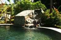 Kolam Renang Green Canyon Hotel