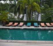 Kolam Renang 3 Ampha Place Hotel