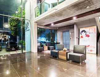 Sảnh chờ 2 B2 Black Business & Budget Hotel