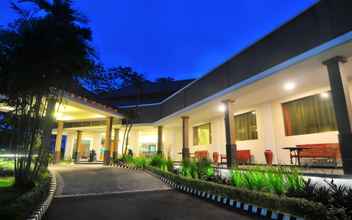 Bên ngoài 4 Candisari Syariah Hotel & Resto