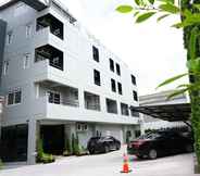 Exterior 5 B-Black Hotel