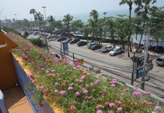Nearby View and Attractions 6 Richman Poorman Guesthouse